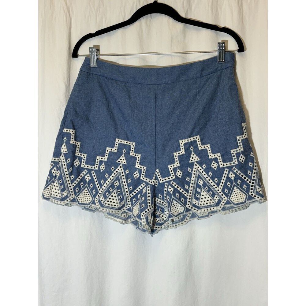 Francesca's Alya shorts Womens embroidered front panels - blue - M DD15‎